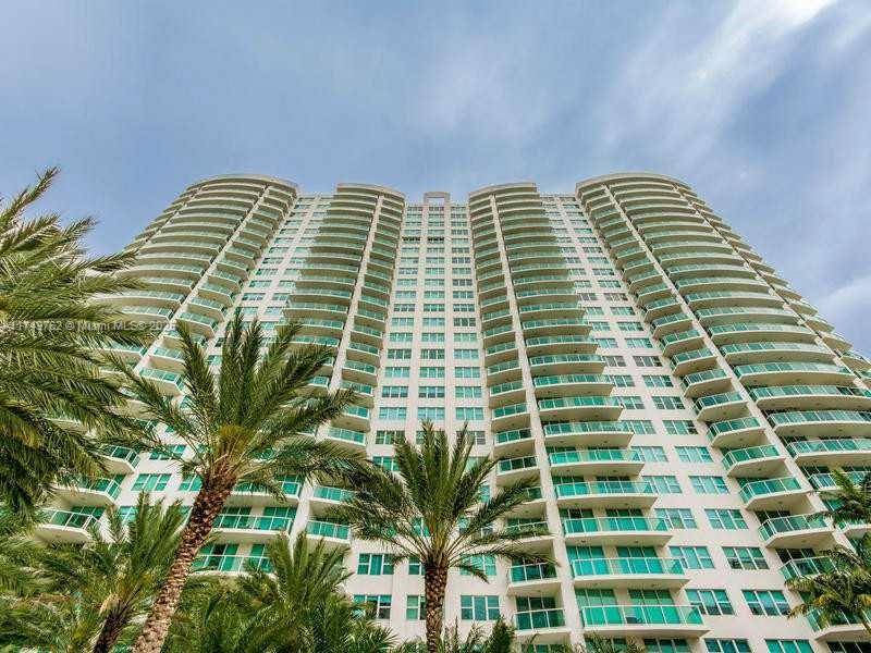 Aventura, FL 33180,20201 E Country Club Dr #2203