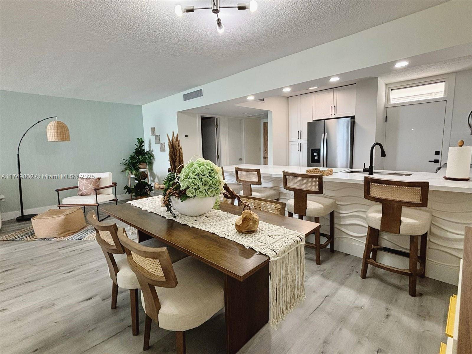 Miami Beach, FL 33141,6450 Collins Ave #1107