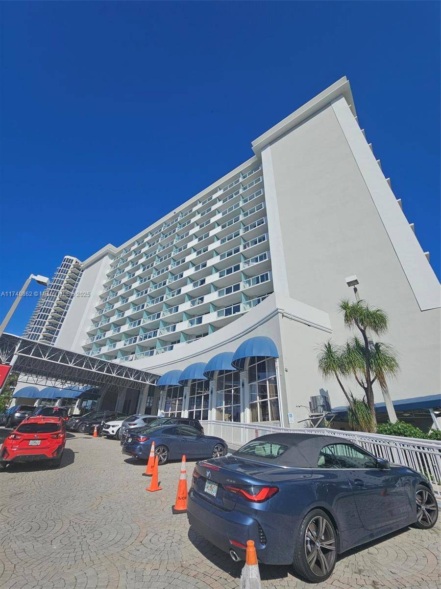 Sunny Isles Beach, FL 33160,19201 Collins Ave #349