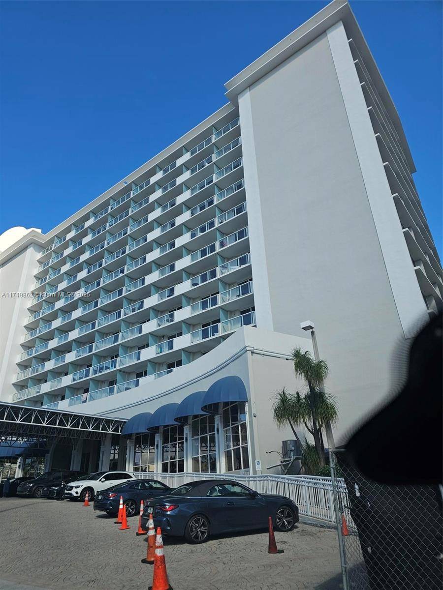 Sunny Isles Beach, FL 33160,19201 Collins Ave #349
