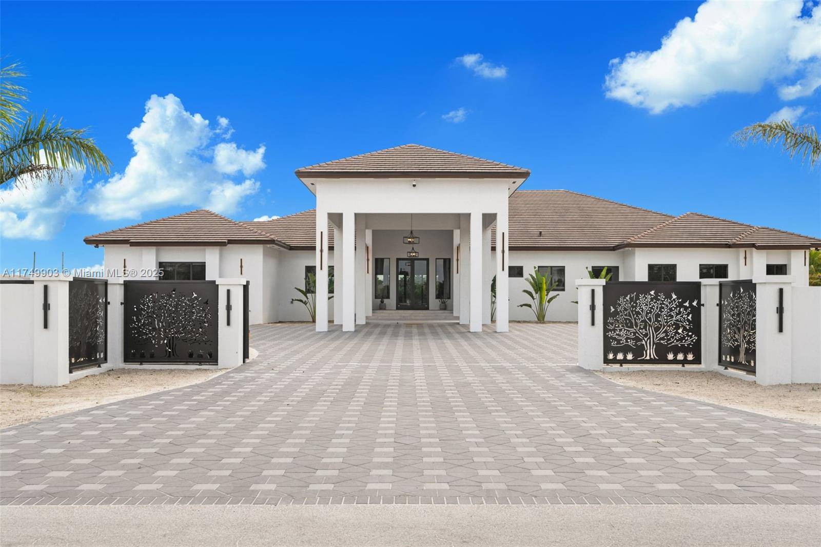 Miami, FL 33187,19410 SW 208th St