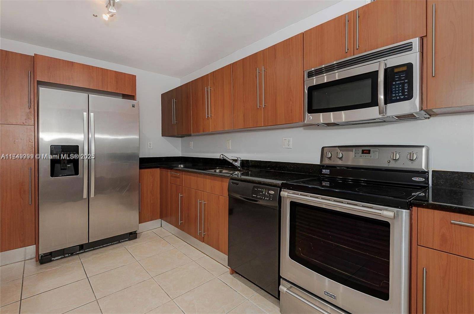 Hollywood, FL 33019,3001 S Ocean Dr #1001