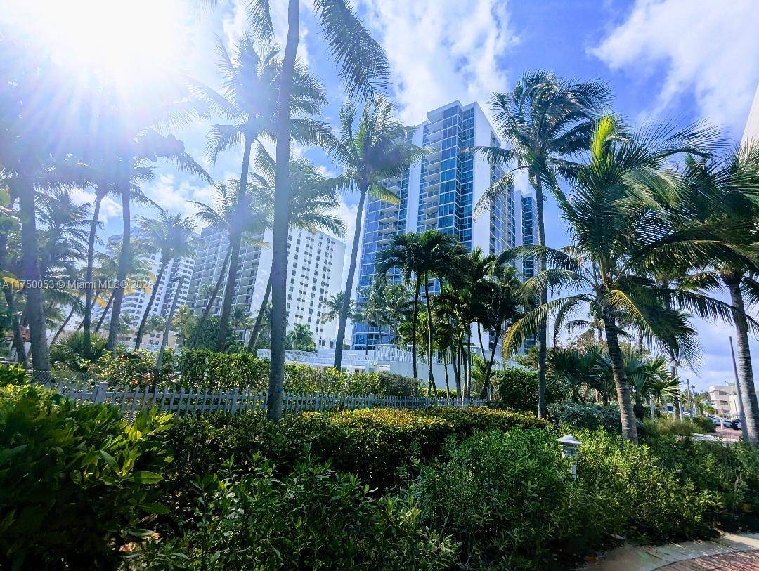 Miami Beach, FL 33140,2655 Collins Ave #1505