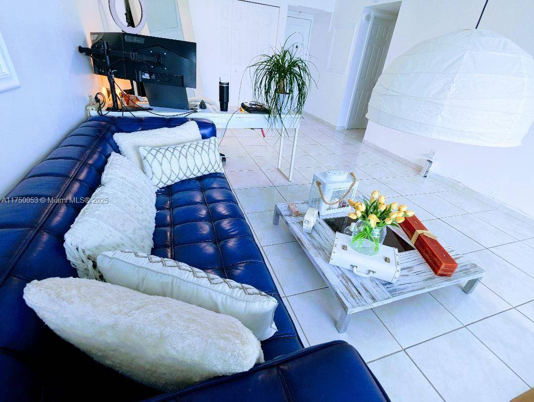 Miami Beach, FL 33140,2655 Collins Ave #1505