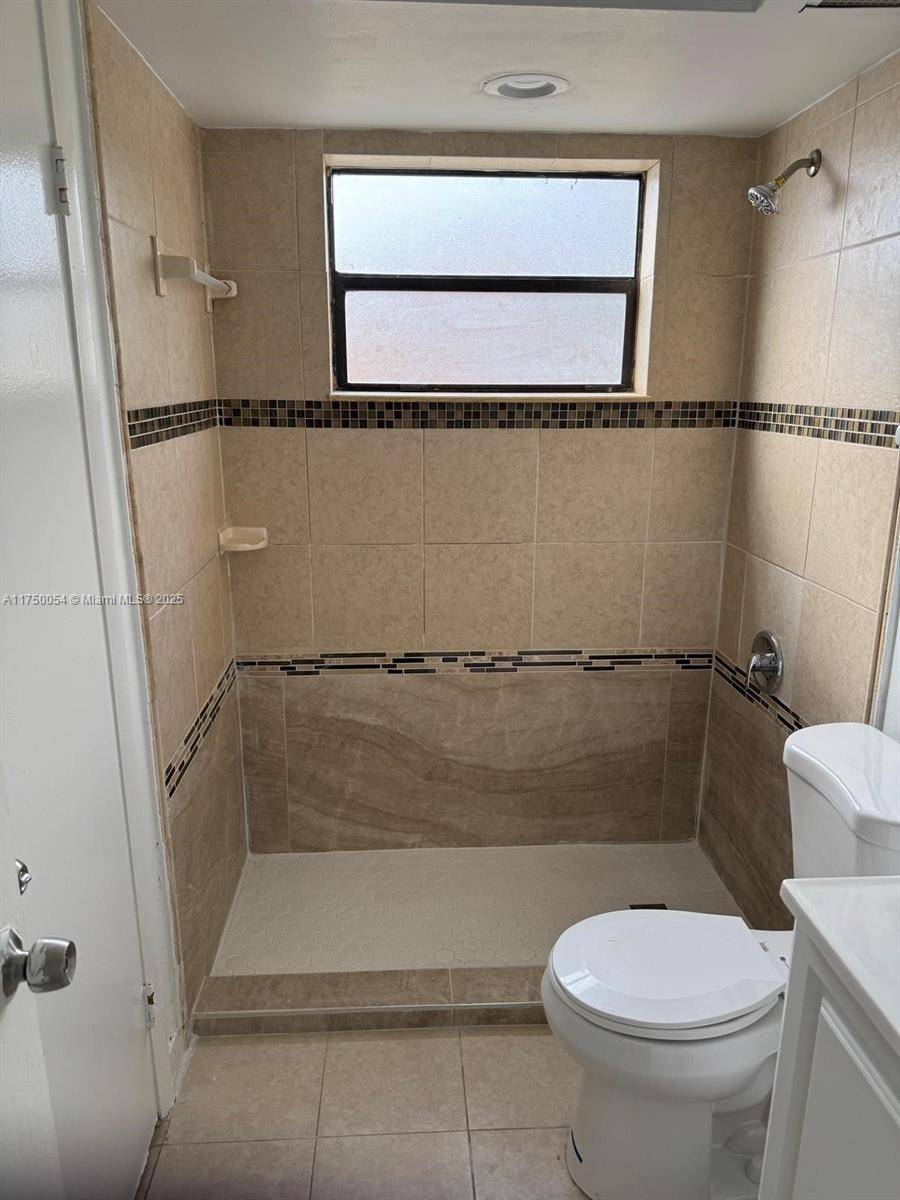 Lauderhill, FL 33313,2541 NW 56th Ave #2-19