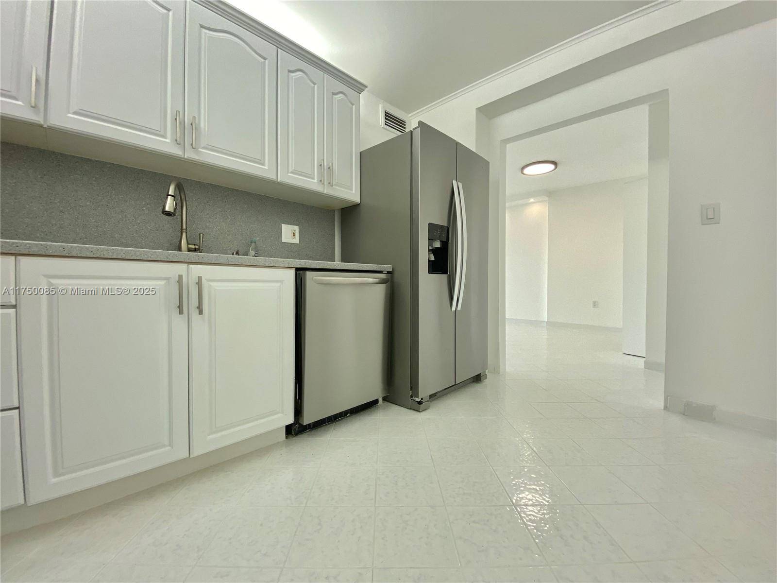 Sunny Isles Beach, FL 33160,400 Kings Point Dr #929