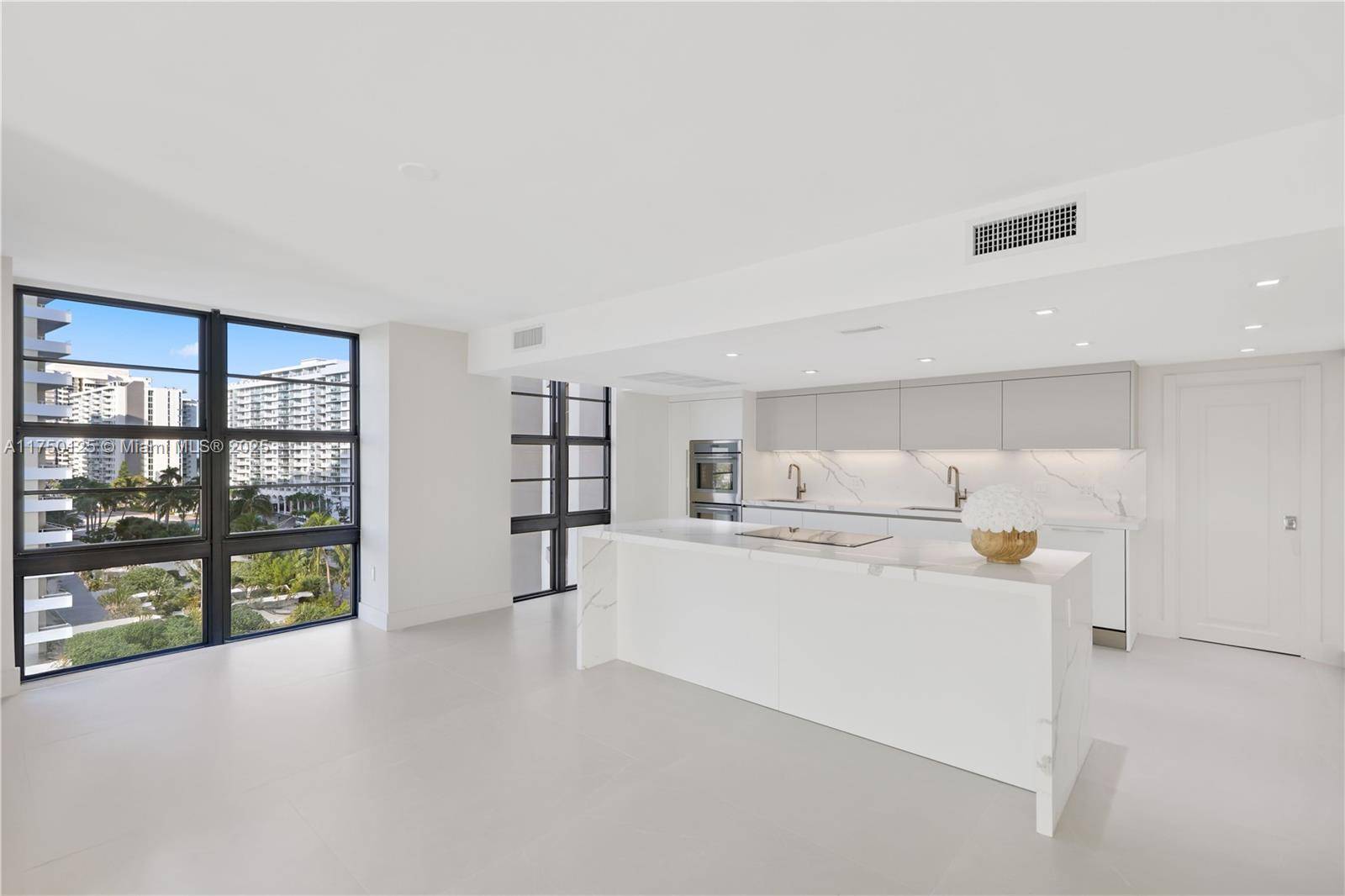 Miami Beach, FL 33140,5500 Collins Ave #802