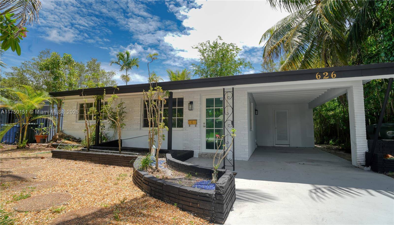Oakland Park, FL 33309,626 NW 45th St