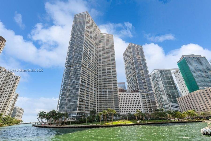 Miami, FL 33131,485 Brickell Ave #3704