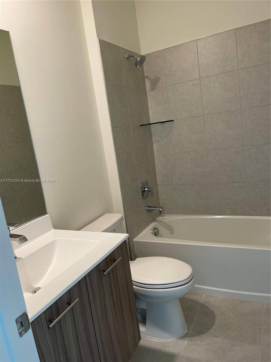 Doral, FL 33166,8201 NW 41 ST #203