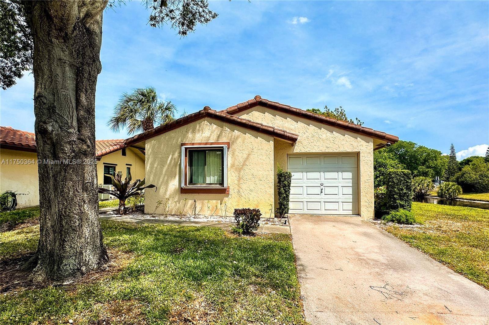 Lake Worth, FL 33462,2815 Blue Spruce Ct