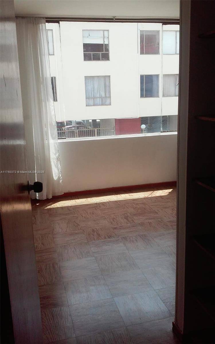 ,, FL,KR 7B 153A 15 #204