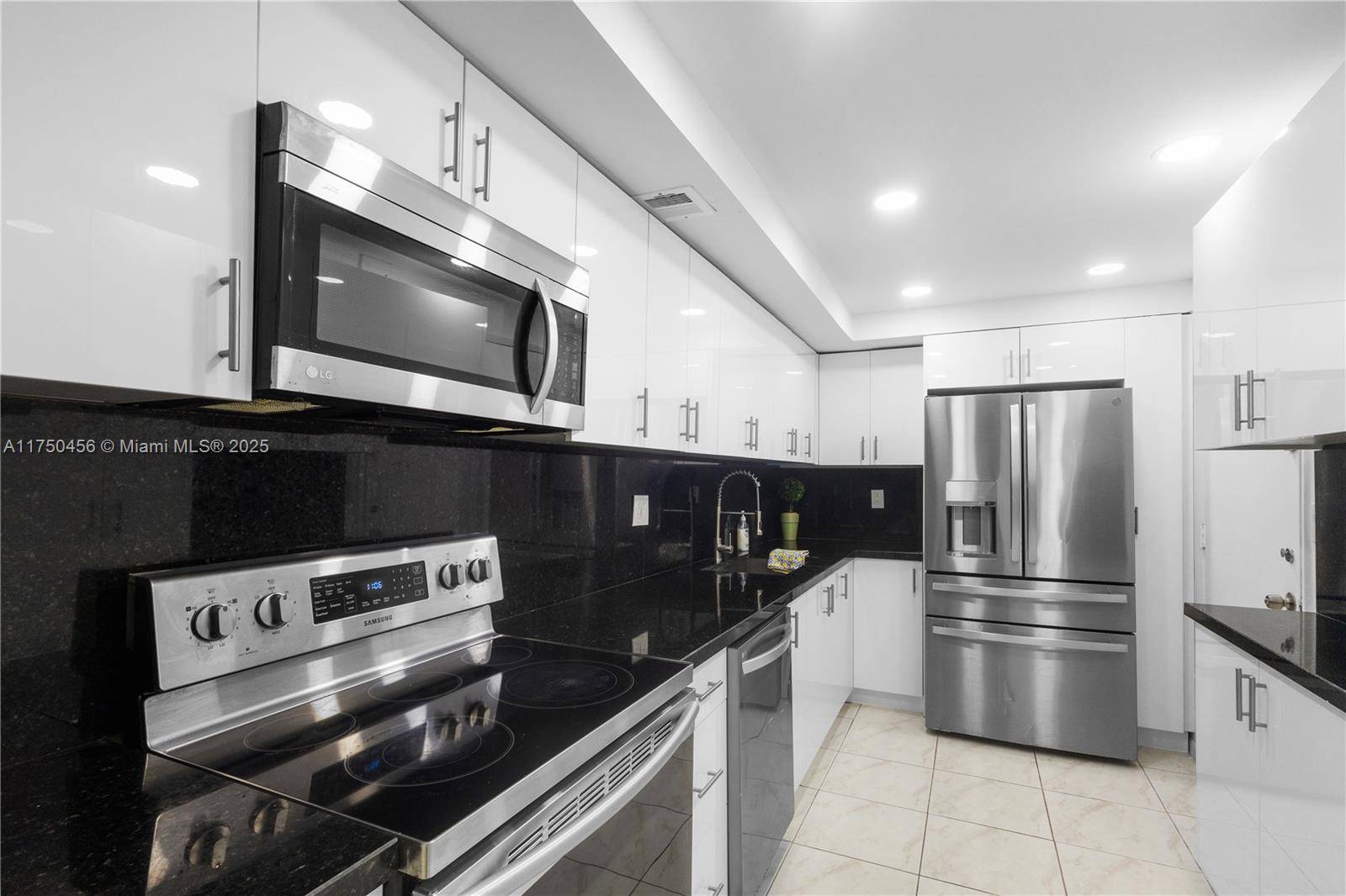 Hallandale Beach, FL 33009,1849 S Ocean Dr #407