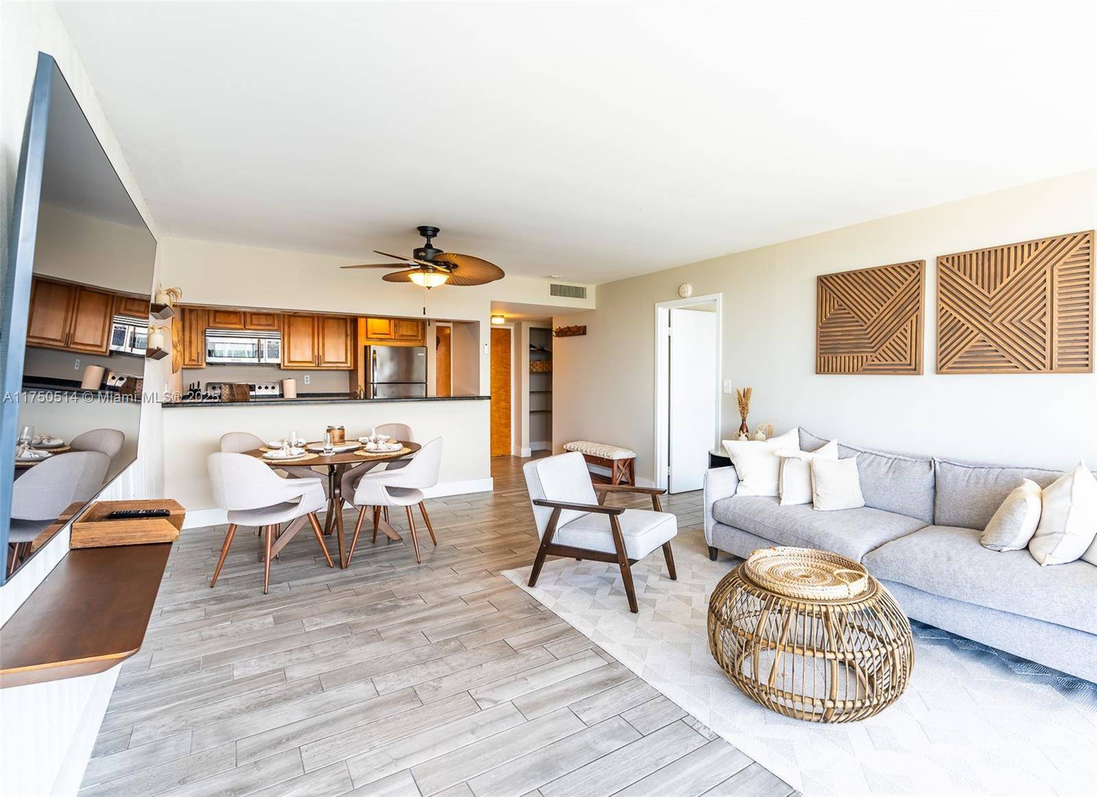 North Bay Village, FL 33141,7601 E Treasure Dr #1006