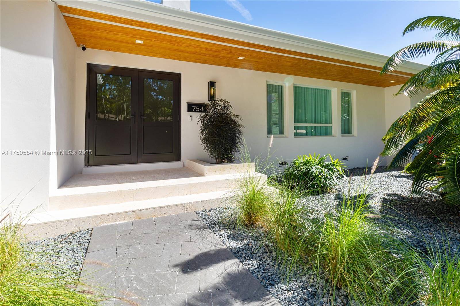 Coral Gables, FL 33146,754 Jeronimo Dr