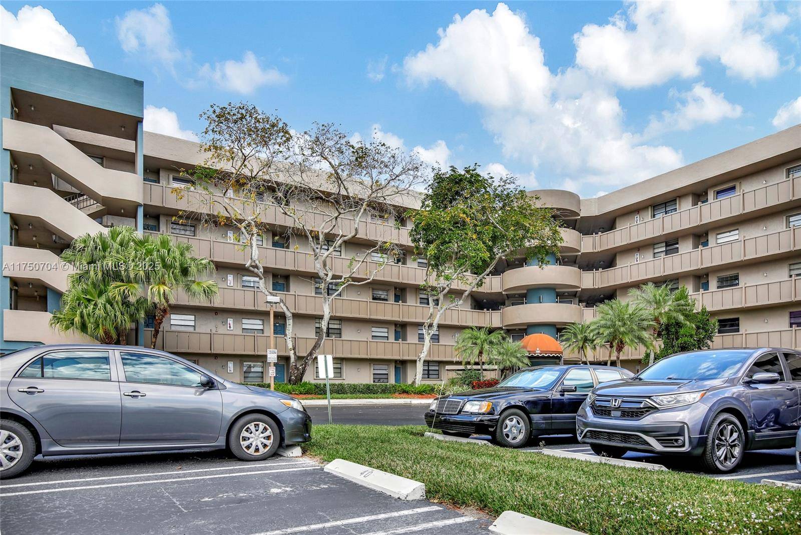 Pembroke Pines, FL 33026,1001 Colony Point Cir #517