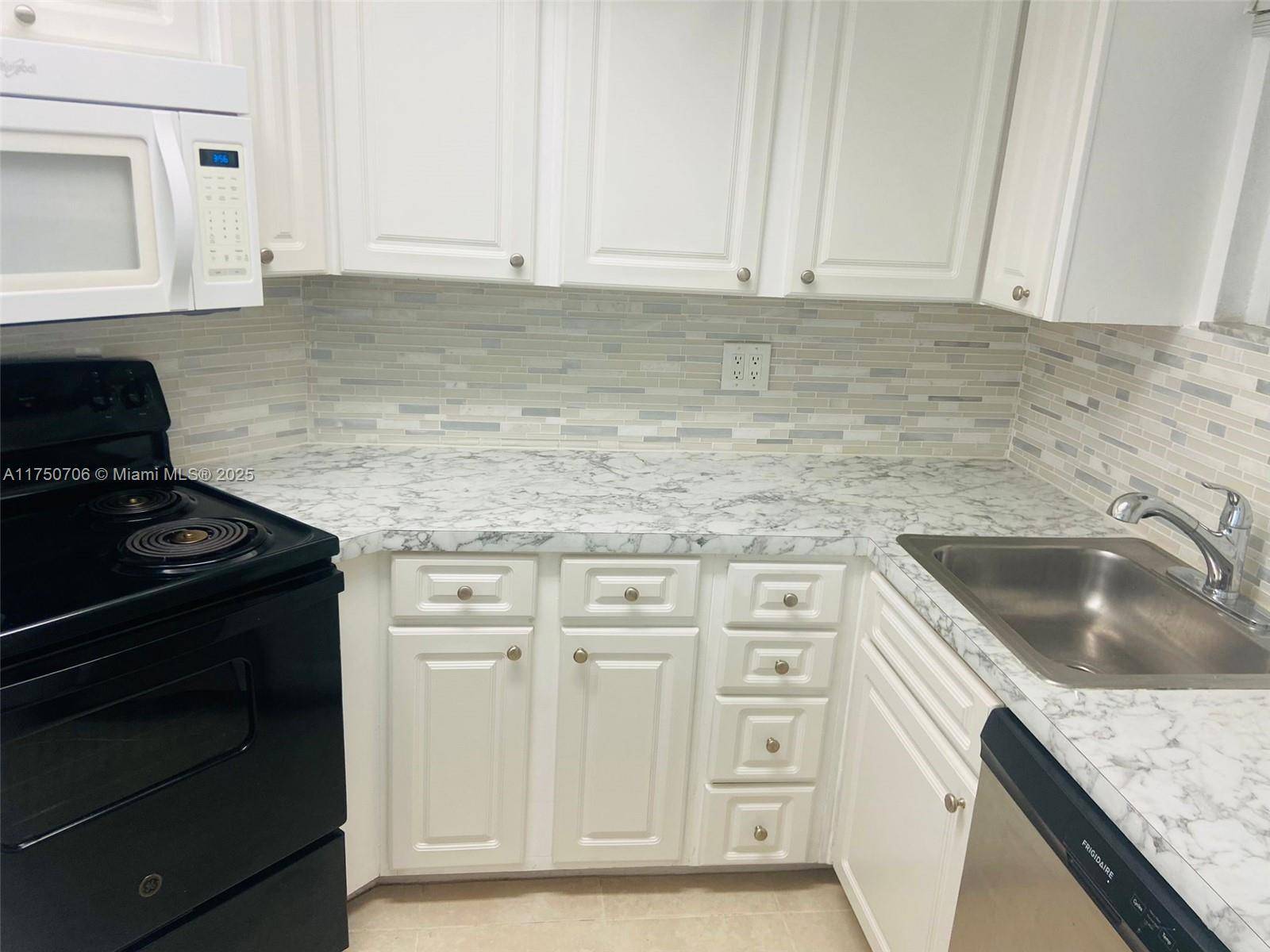 Doral, FL 33166,8255 Lake Dr #405