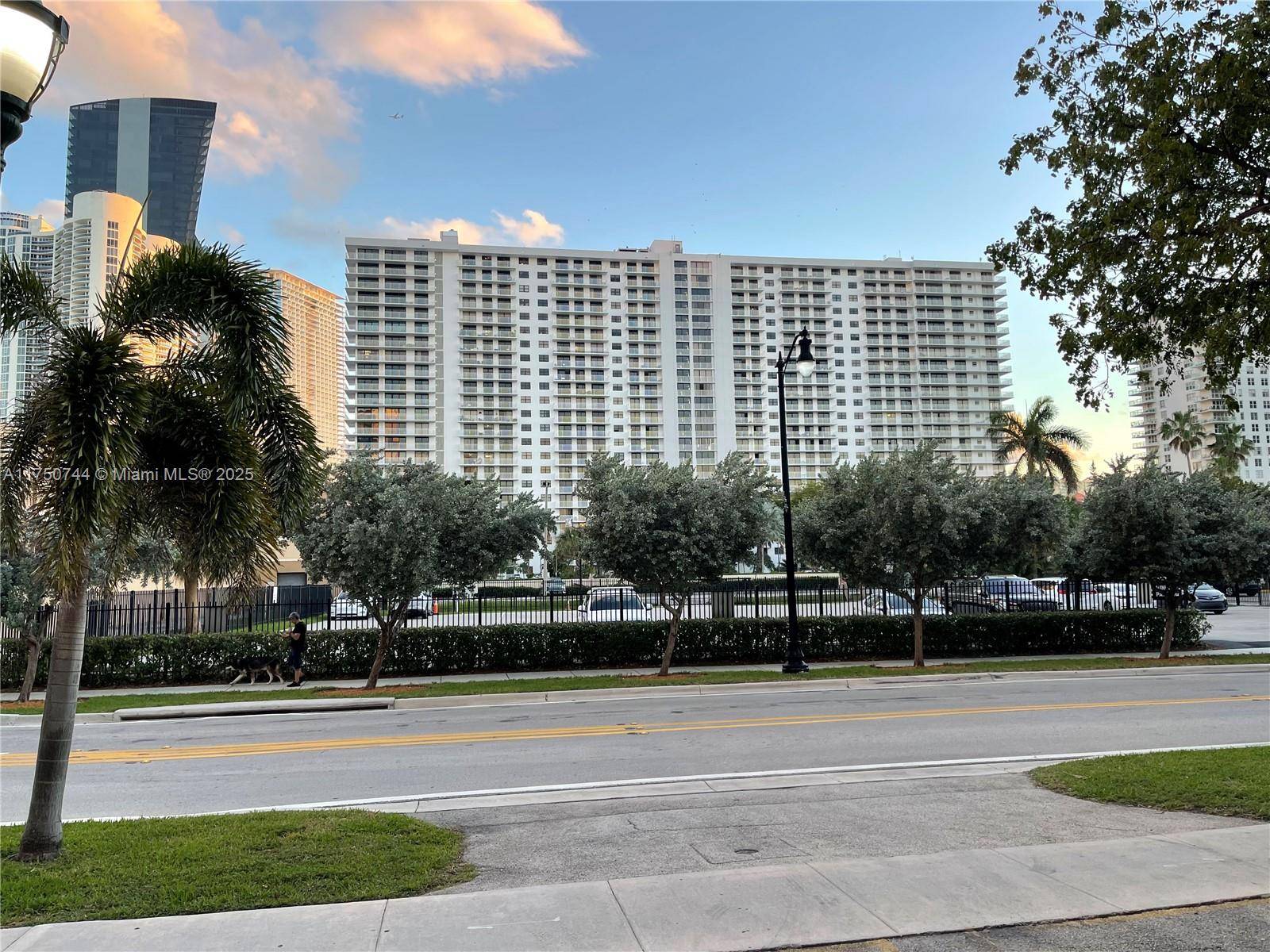 Sunny Isles Beach, FL 33160,210 174th St #305