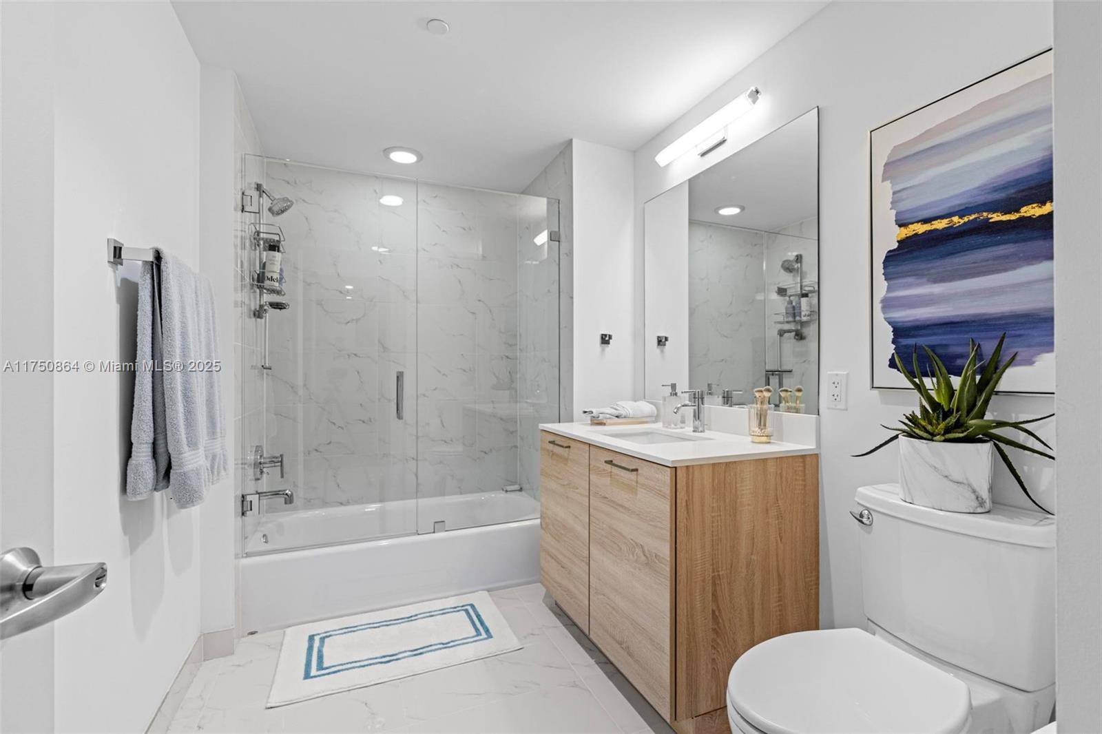 North Miami Beach, FL 33160,16385 Biscayne Blvd #1502