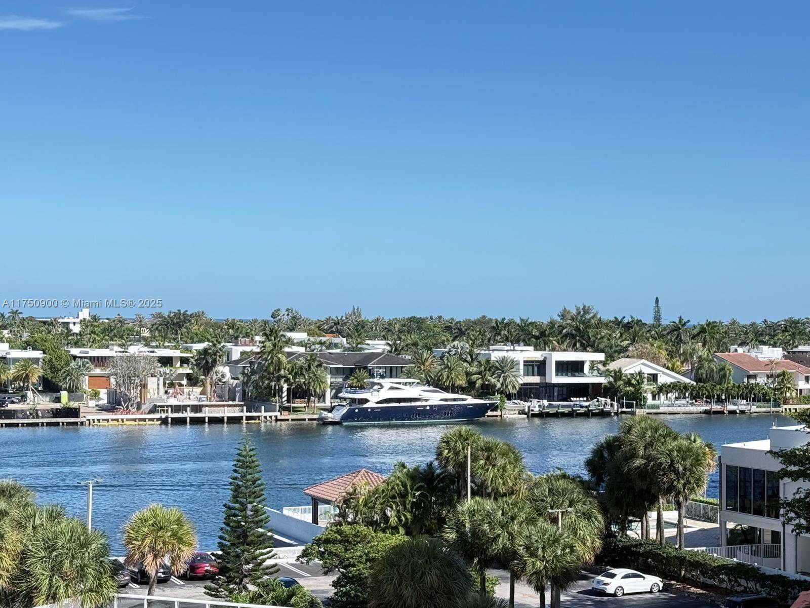 Aventura, FL 33180,20505 E Country Club Dr #636