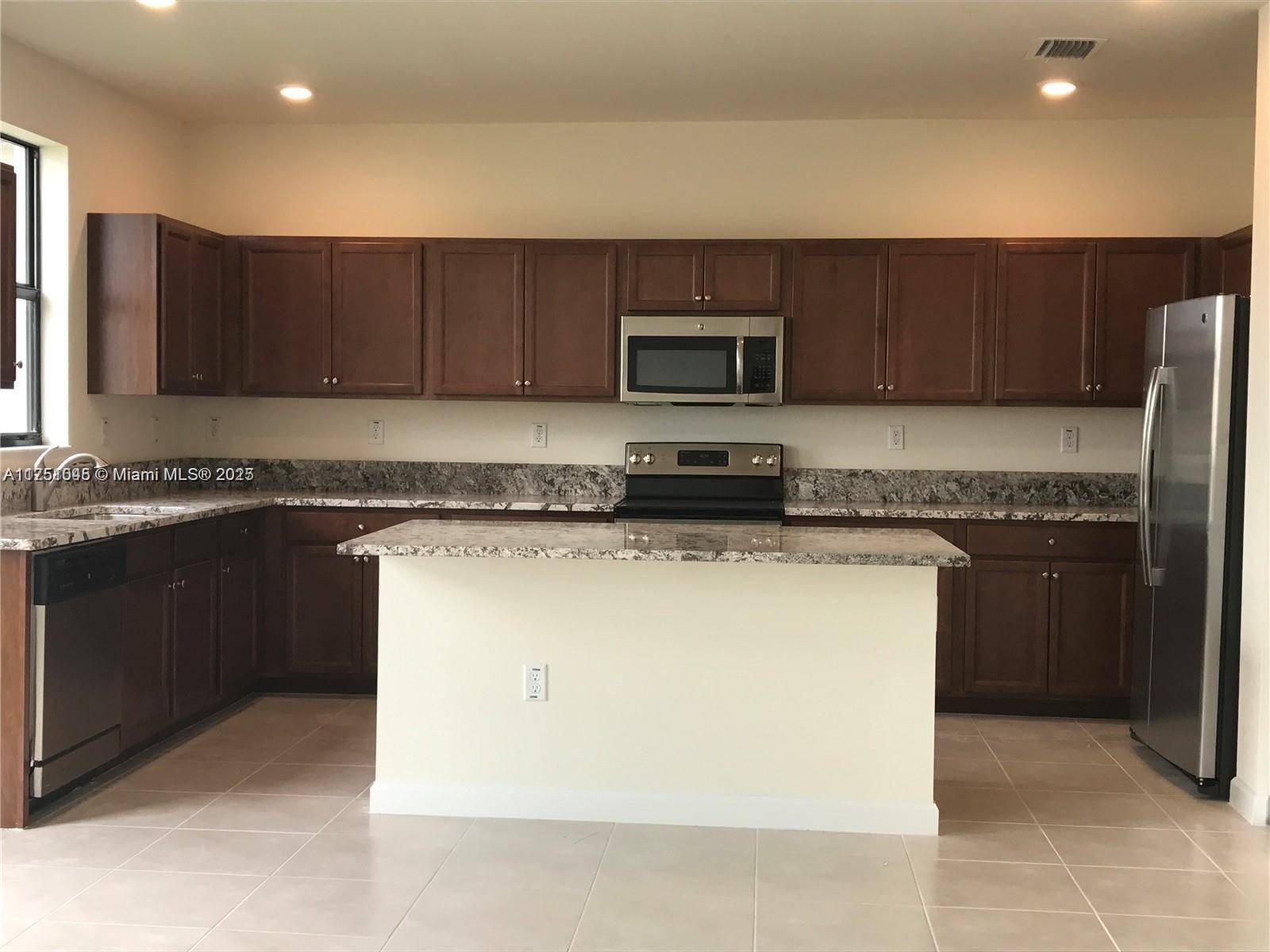 Hialeah, FL 33018,9311 W 35th Ave #9311