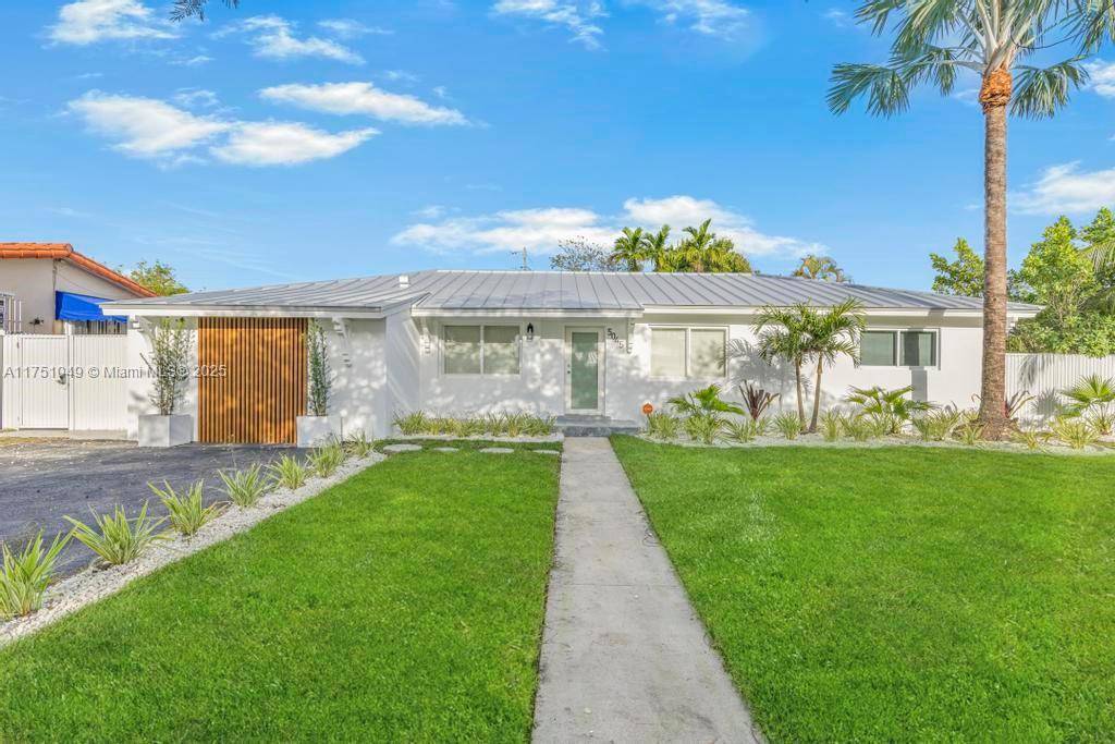 Miami, FL 33165,5045 SW 92nd Ave