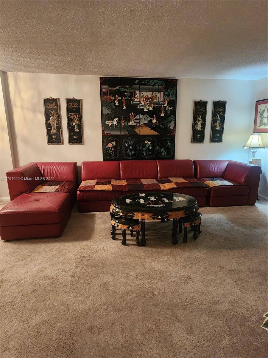 Hollywood, FL 33021,4350 Hillcrest Dr #807