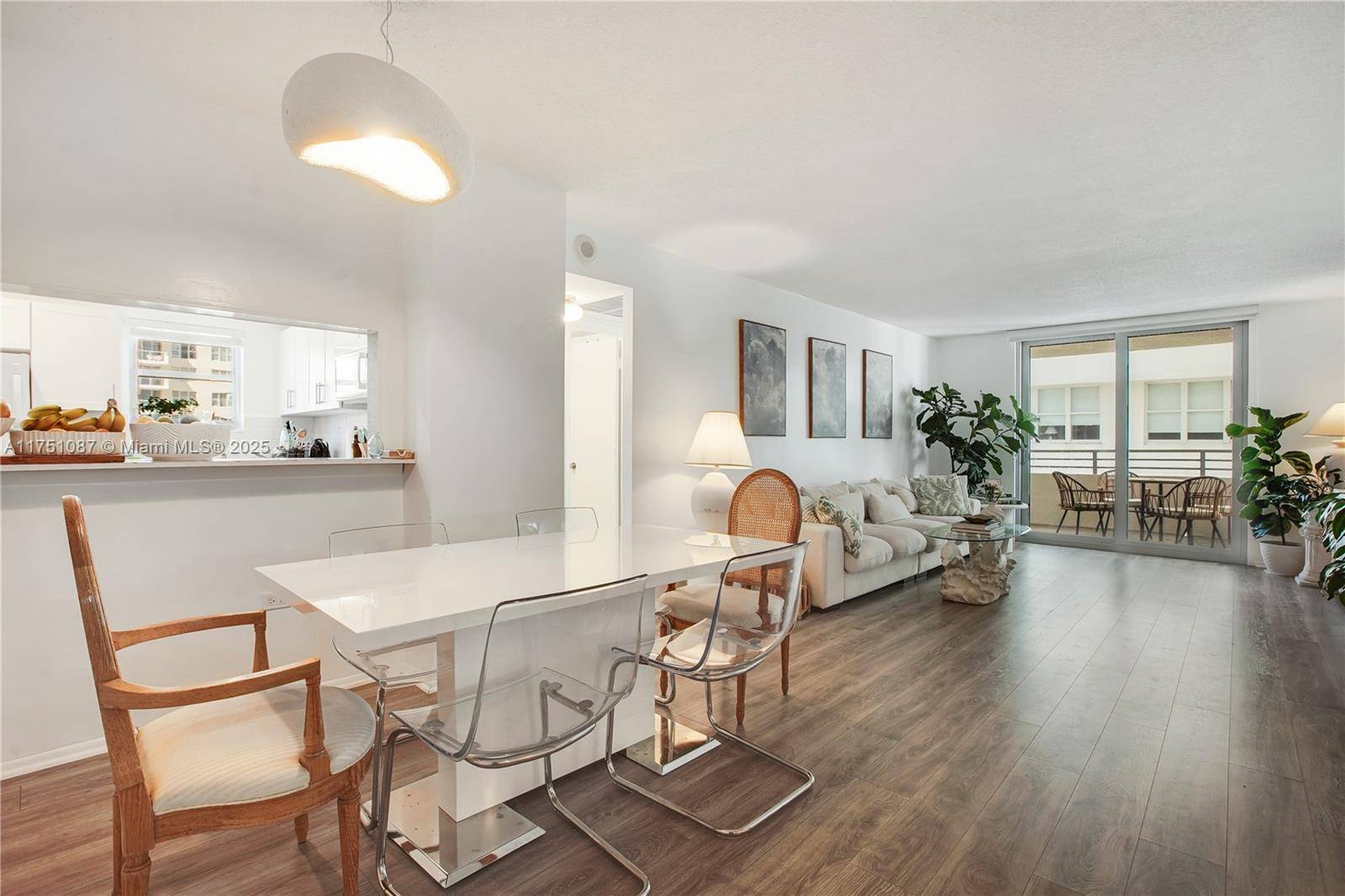 Miami Beach, FL 33140,5555 Collins Ave #7B