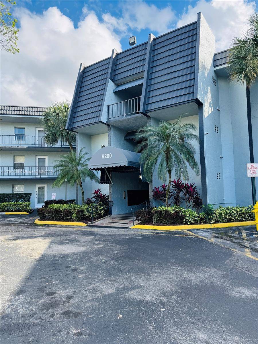 Tamarac, FL 33321,9200 Lime Bay Blvd #212