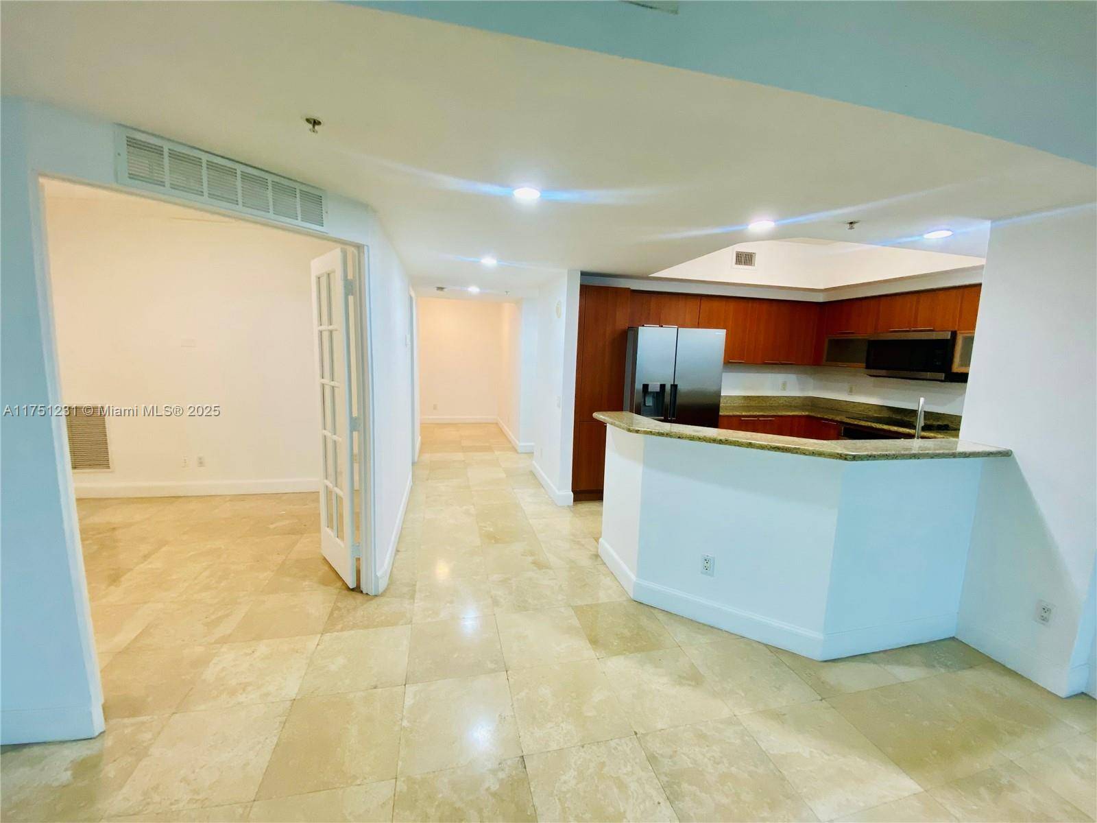 North Miami, FL 33181,14951 Royal Oaks #2504