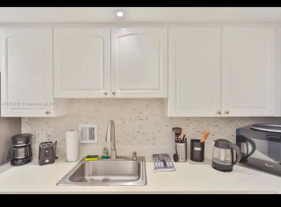 Hollywood, FL 33019,4001 S Ocean Dr #7L