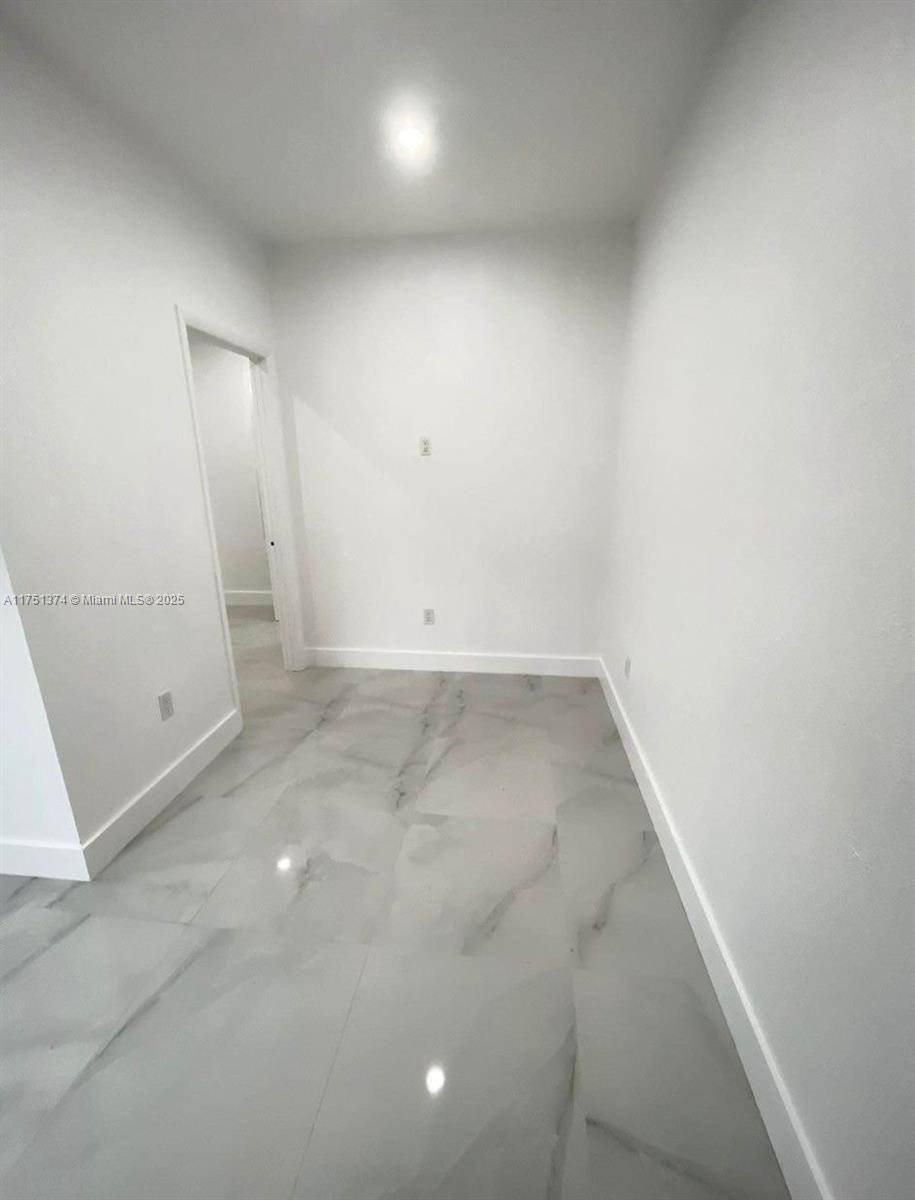 Miami, FL 33187,14809 SW 180th St #1