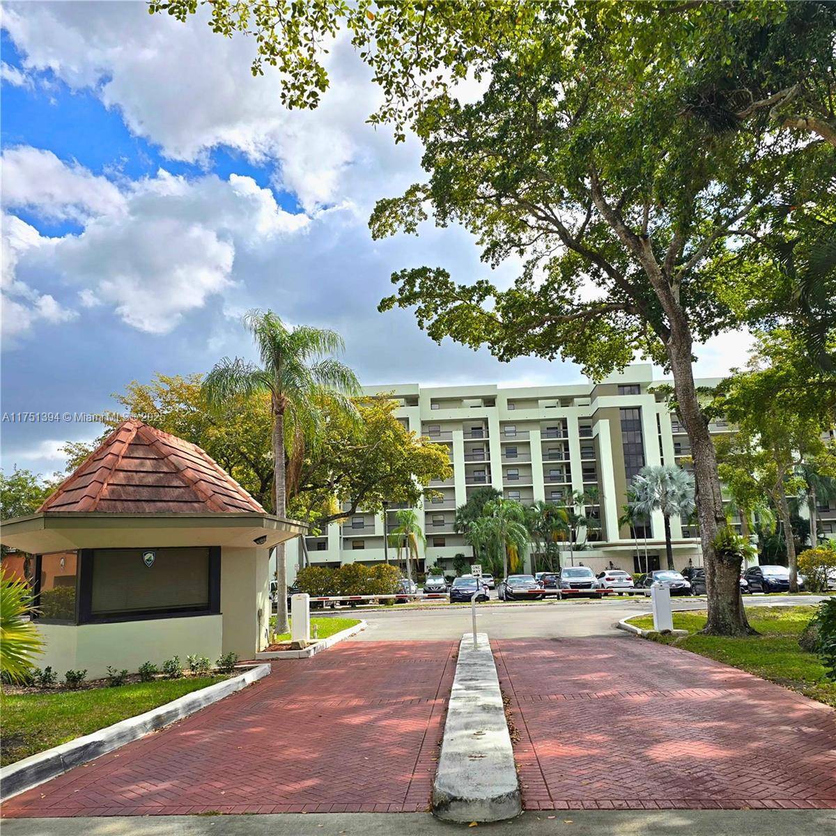 Lauderhill, FL 33319,7050 NW 44th St #306