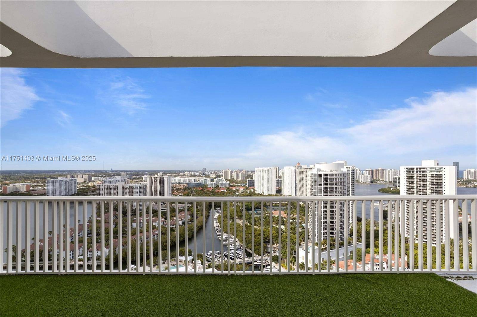 Aventura, FL 33160,2000 Island Blvd #PH-5