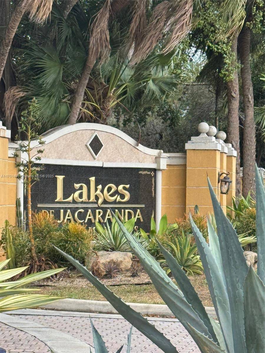 Plantation, FL 33324,10781 Cleary Blvd #105