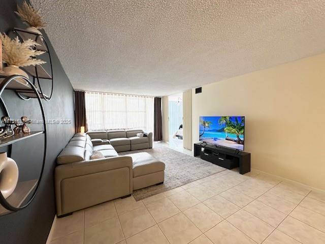 Hallandale Beach, FL 33009,800 Parkview Dr #207