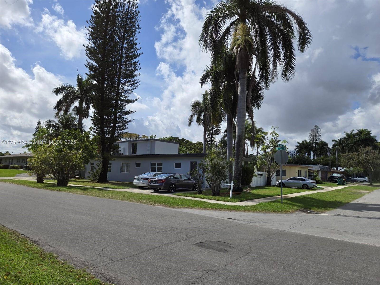 Dania Beach, FL 33004,250 SE Park St #1-6
