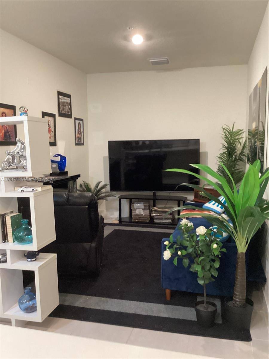 Doral, FL 33178,8175 NW 104th Ave #22