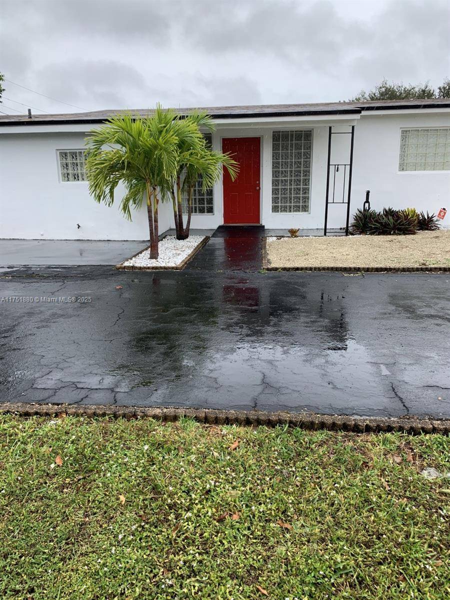 Hollywood, FL 33024,7191 Taft St