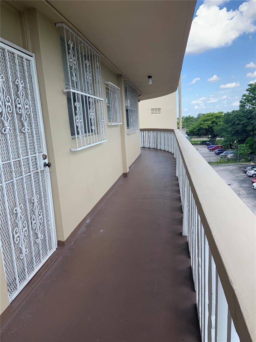 North Miami, FL 33161,1475 NE 125th Ter #611B