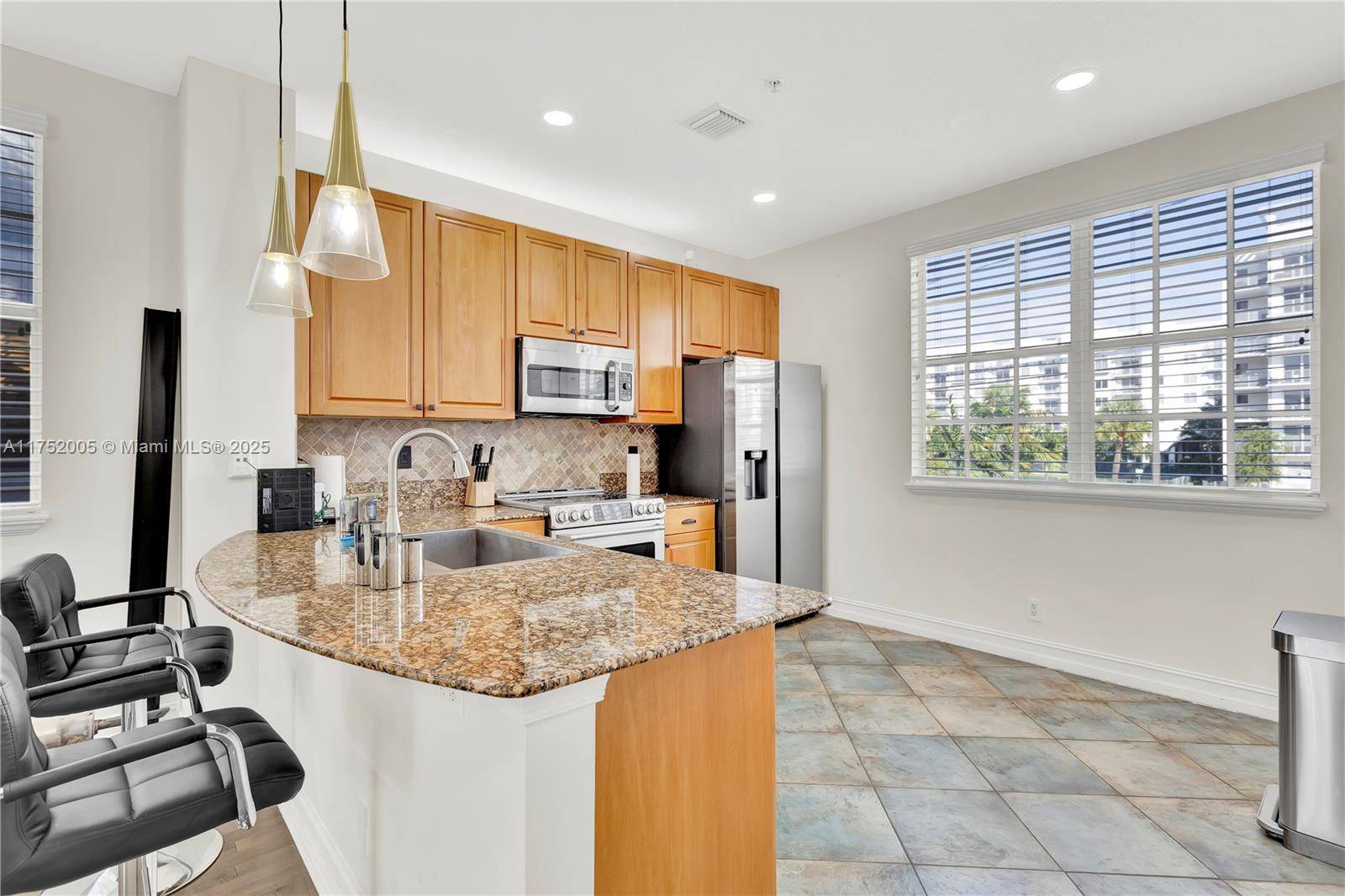 Fort Lauderdale, FL 33301,440 NE 2nd Ave #29