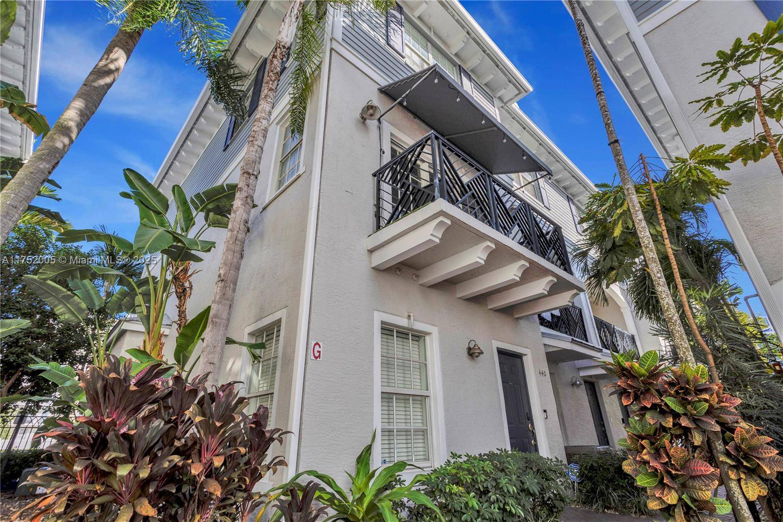Fort Lauderdale, FL 33301,440 NE 2nd Ave #29