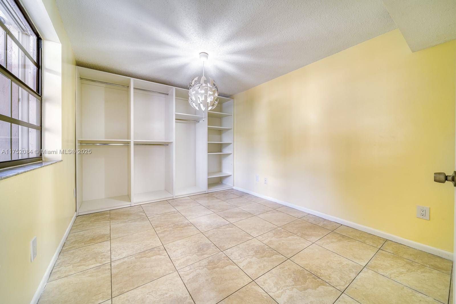 Homestead, FL 33034,800 Independence Dr #B