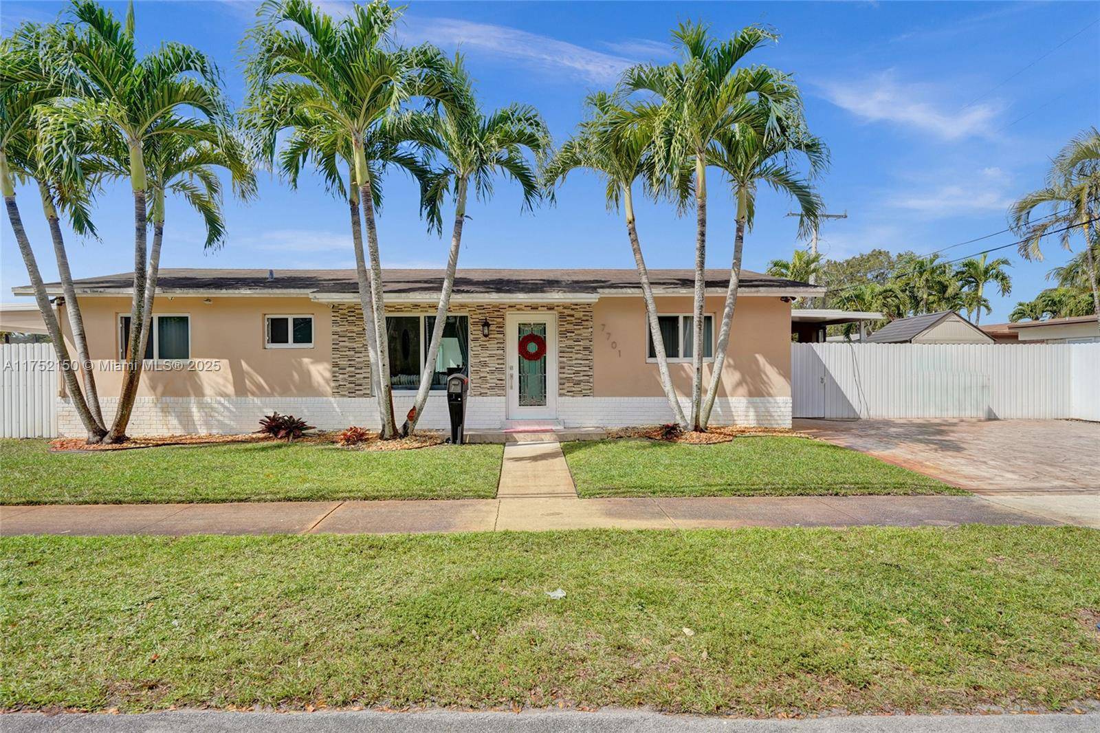 Davie, FL 33024,7701 NW 37th St