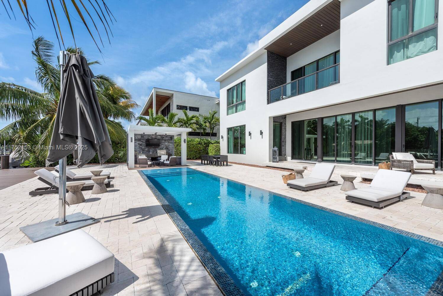North Miami, FL 33181,13145 Coronado Ln