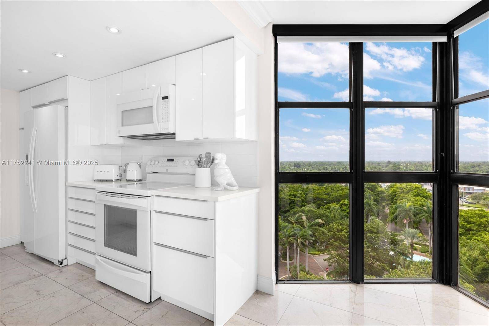 Miami, FL 33138,1000 Quayside Ter #1411