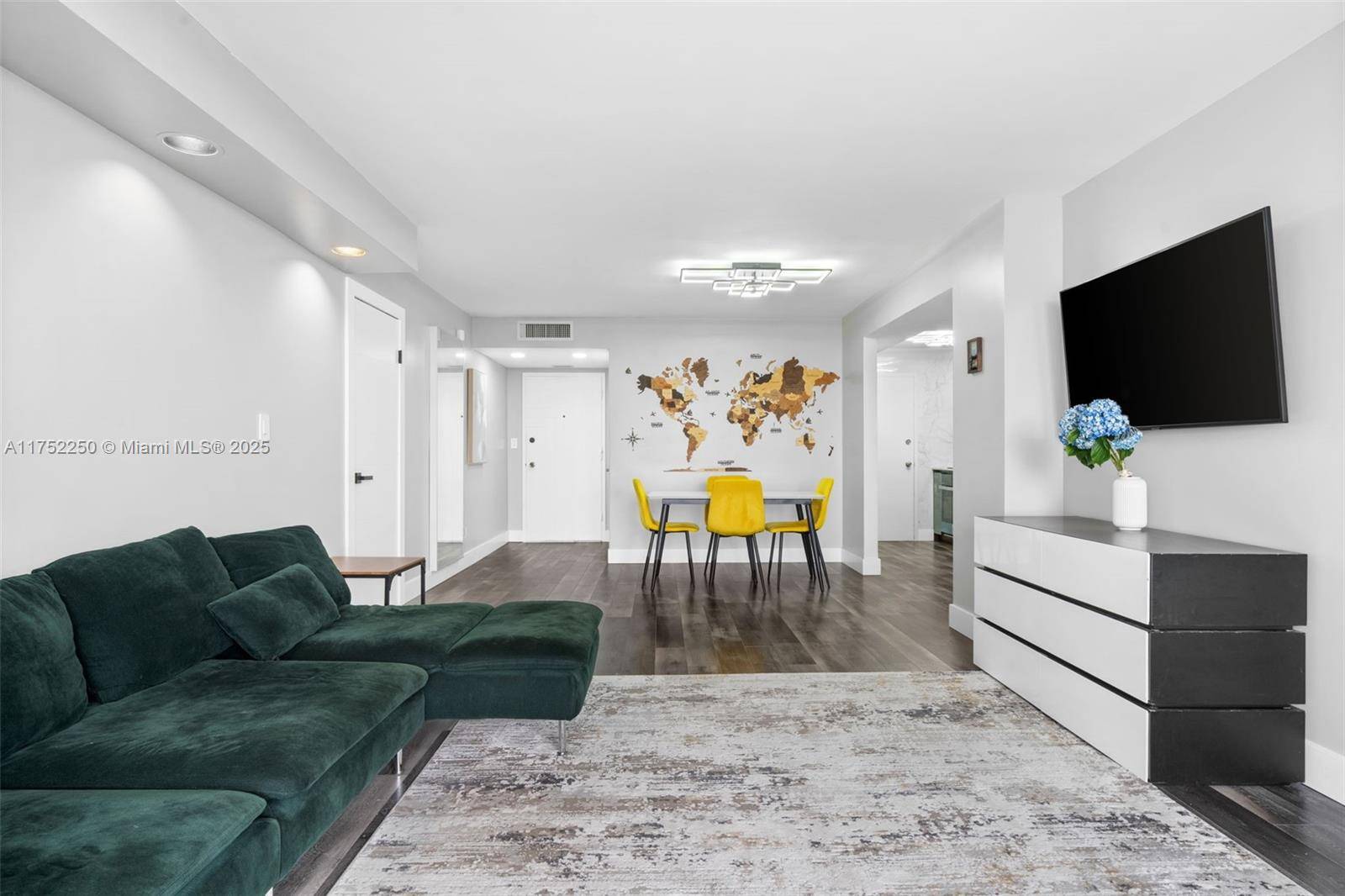 Aventura, FL 33160,18011 Biscayne Blvd #1602