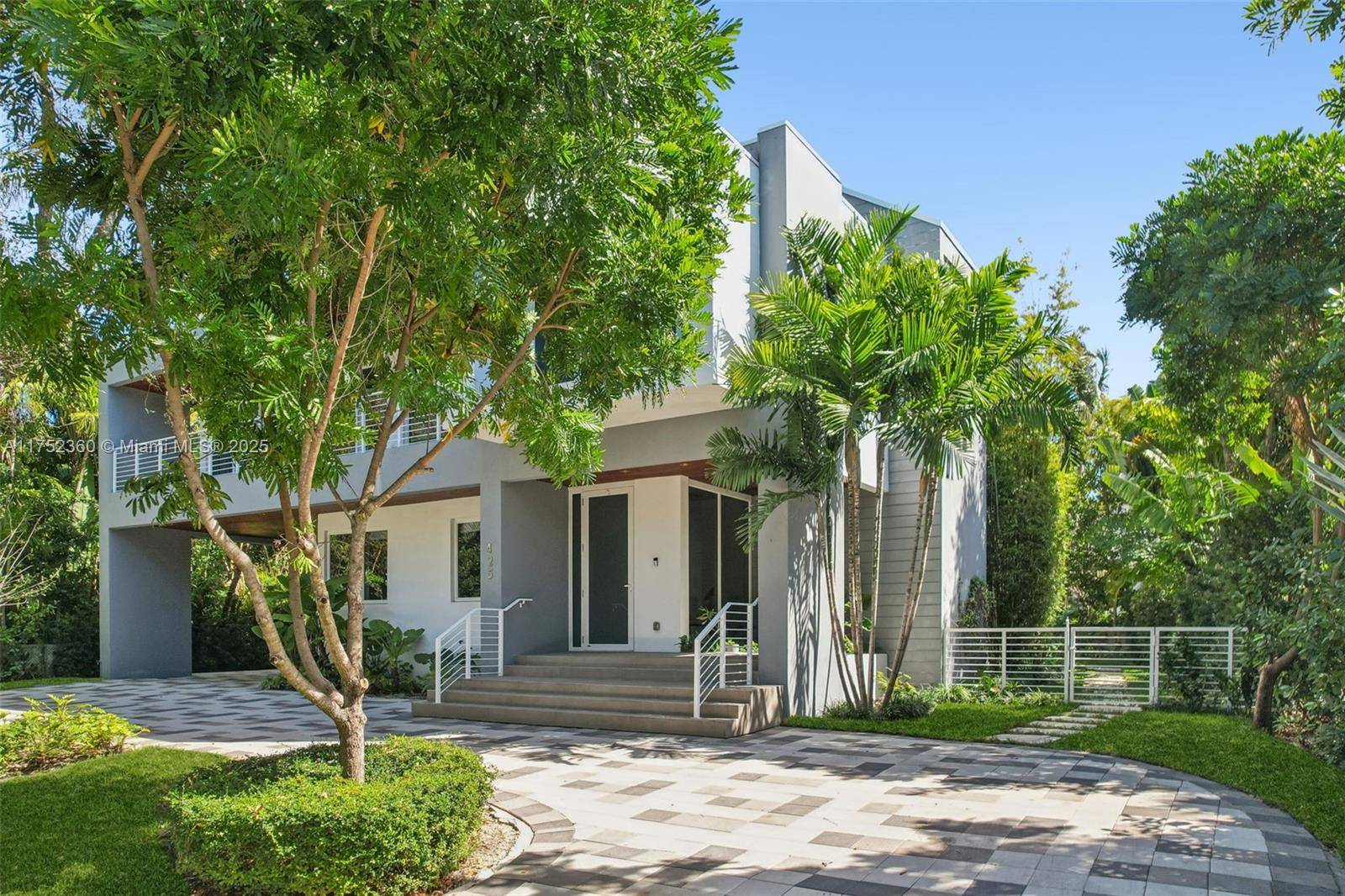 Key Biscayne, FL 33149,425 Harbor Dr