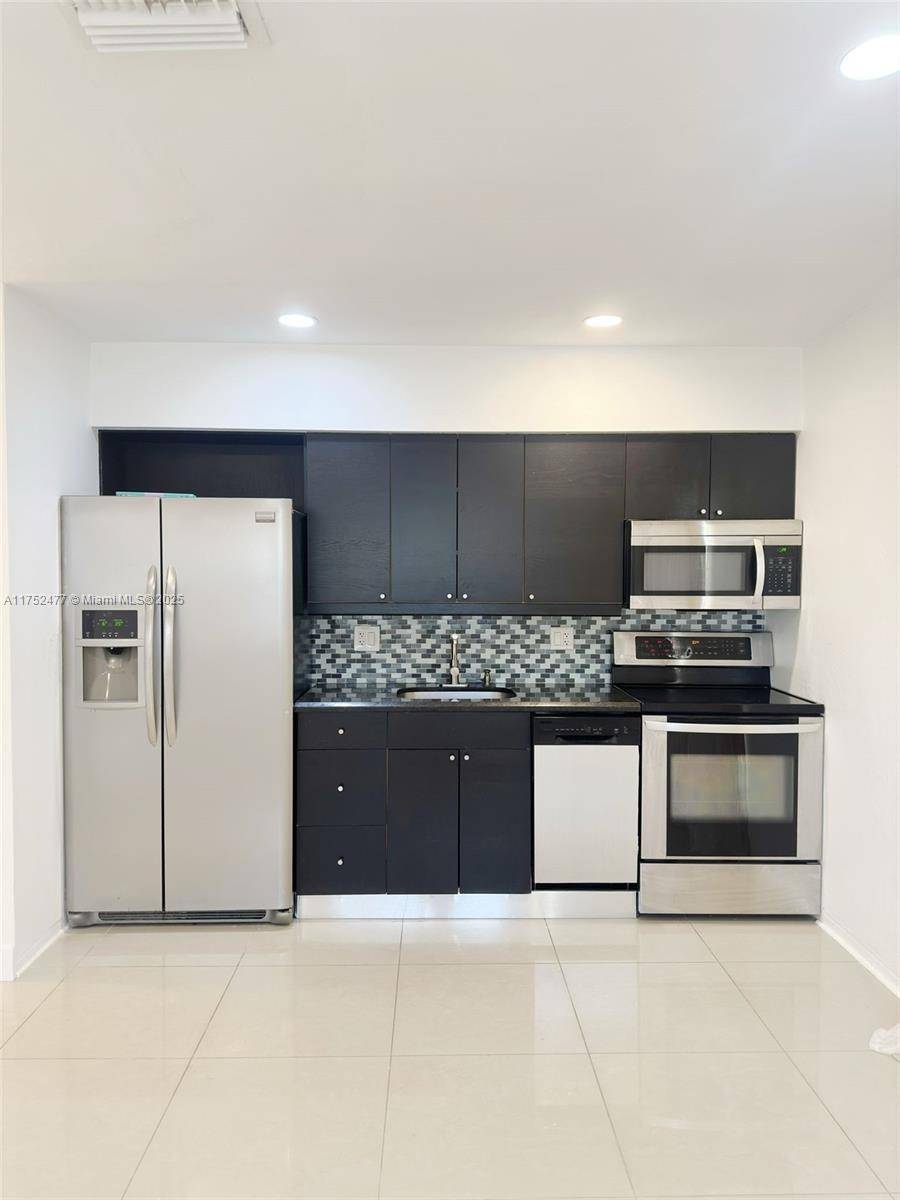 Fort Lauderdale, FL 33301,317 Hendricks Isle #1