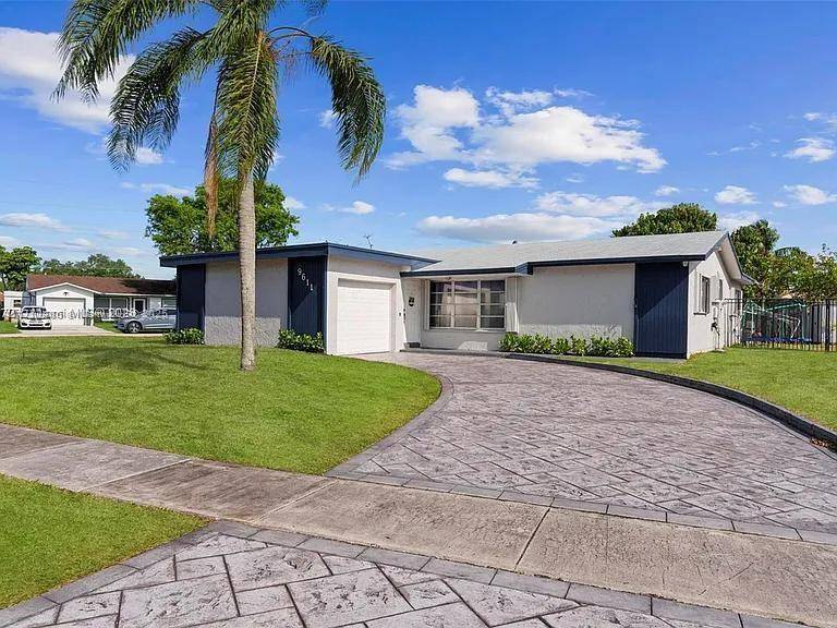 Pembroke Pines, FL 33024,9611 NW 13th St